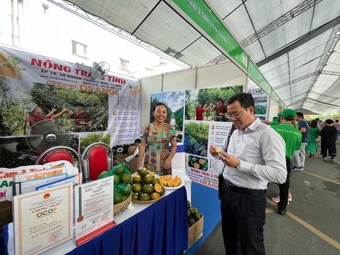 Sản phẩm OCOP tìm thị trường dịp cuối năm - Ảnh 1.