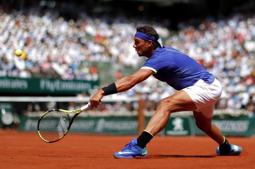 Vua sân đất nện Rafael Nadal rơi khỏi Top 10 thế giới - Ảnh 3.