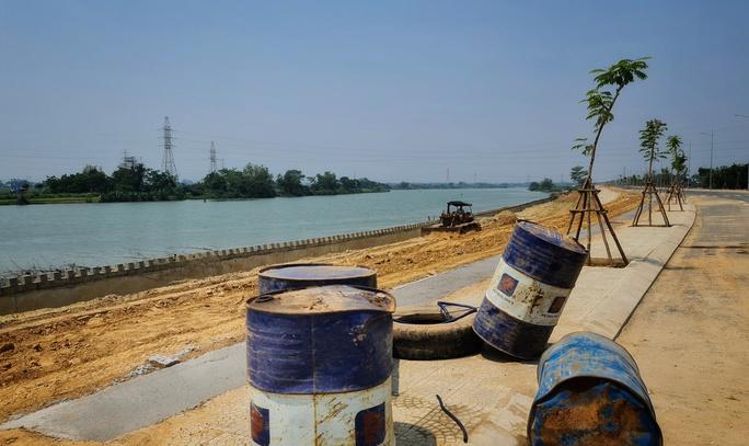 3 năm trễ hẹn, đường ven sông hơn 745 tỉ đồng tại Đà Nẵng gấp rút về đích - Ảnh 11.