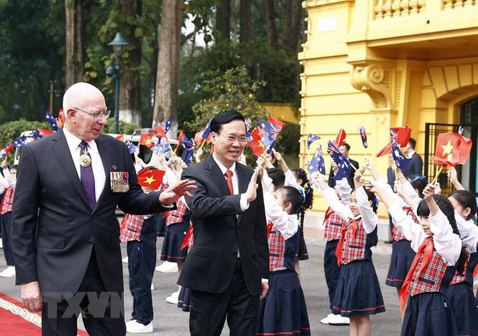 Những hình ảnh Chủ tịch nước Võ Văn Thưởng và Phu nhân đón Toàn quyền Úc và Phu nhân - Ảnh 3.