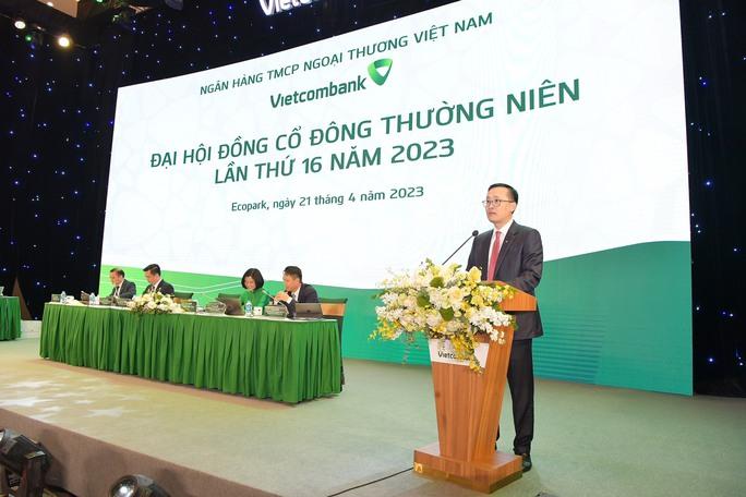 Đại hội cổ đông Vietcombank: Đã hoàn thiện phương án nhận chuyển giao 1 tổ chức tín dụng - Ảnh 2.