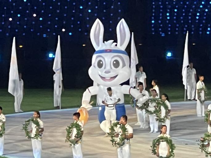 Những công đoạn cuối cùng cho lễ khai mạc SEA Games 32 - Ảnh 7.