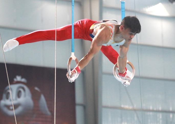 Carlos Yulo: Nhà vô địch thế giới thống trị thể dục dụng cụ SEA Games - Ảnh 2.