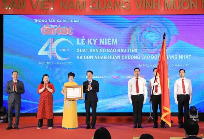 Báo Tin tức kỷ niệm 40 năm thành lập và đón nhận Huân chương Lao động hạng Nhất - Ảnh 1.