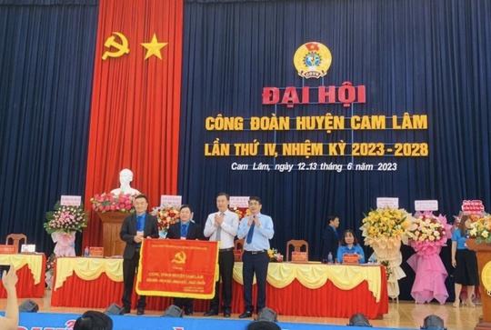 Nhiệm kỳ 2023-2028, LĐLĐ Cam Lâm phấn đấu kết nạp mới 2.500 đoàn viên - Ảnh 3.