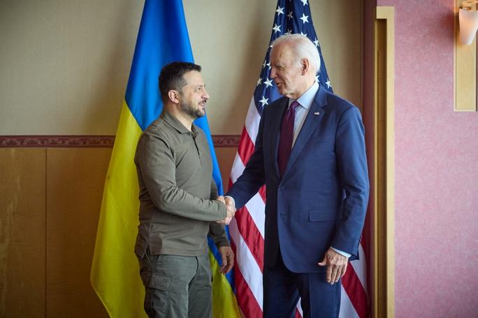 Tổng thống Zelensky gửi thông điệp đặc biệt đến Tổng thống Biden - Ảnh 1.