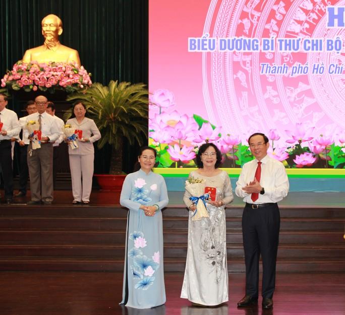 TP HCM biểu dương Bí thư Chi bộ khu phố, ấp tiêu biểu - Ảnh 4.