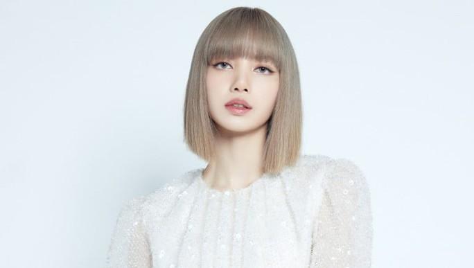 Lisa (Blackpink) và gia đình bị thù ghét qua mạng - Ảnh 1.