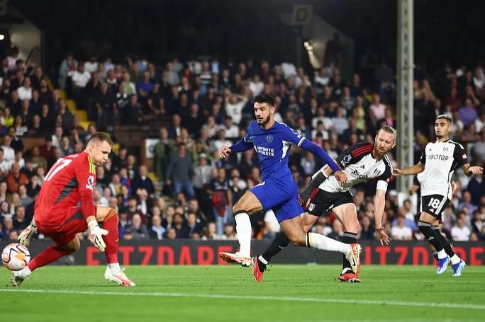 Thắng Fulham 2-0, Chelsea chưa trở lại tốp 10 - Ảnh 3.