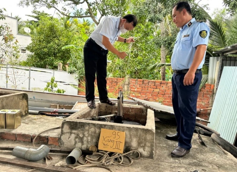 Doanh nghiệp tư nhân xăng dầu LP buôn bán hàng giả về giá trị sử dụng, công dụng, hàng hóa là xăng RON 95-III