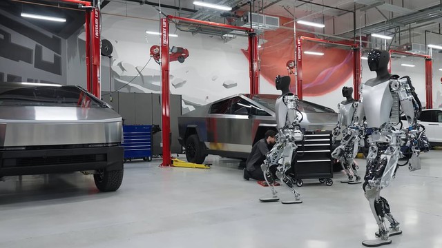 Kỹ sư phần mềm Tesla bị robot tấn công- Ảnh 1.