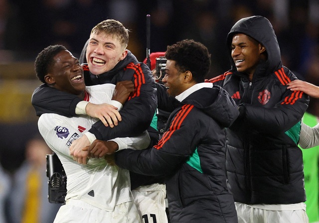 Rượt đuổi nghẹt thở, Man United hạ chủ nhà Wolverhampton phút 90+7- Ảnh 2.