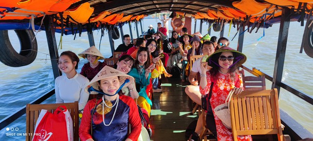 Nhiều tour Tết khóa sổ, khách chuộng đi nước ngoài- Ảnh 2.