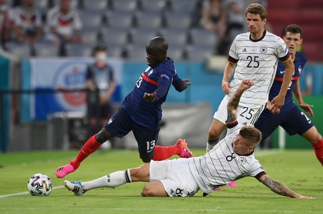 Hai lão tướng Toni Kroos và Thomas Mueller sẽ sát cánh cùng đản em