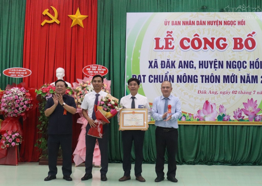 Kon Tum: Công nhận xã Đăk Ang đạt chuẩn Nông thôn mới