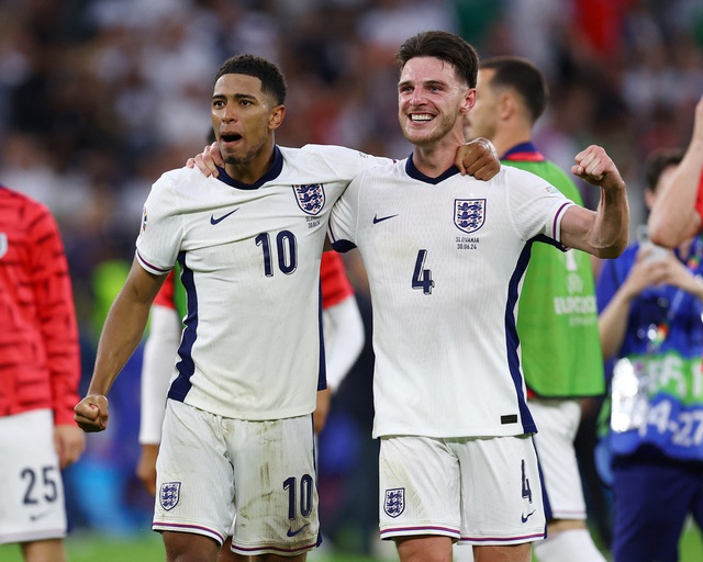 Euro 2024: Chuyên gia đọc khẩu hình tiết lộ Declan Rice lăng mạ HLV Slovakia- Ảnh 4.