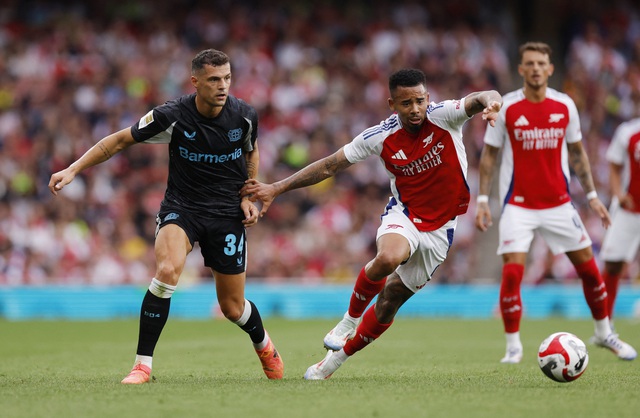 Granit Xhaka mất hút trong ngày trở lại Emirates