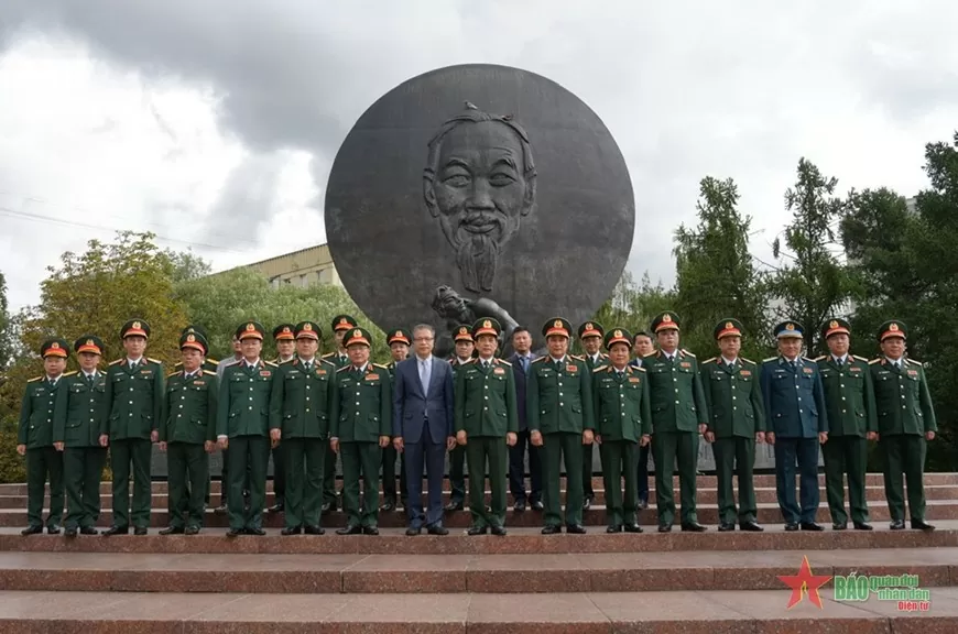 Đại tướng Phan Văn Giang thăm Đại sứ quán Việt Nam tại Liên bang Nga