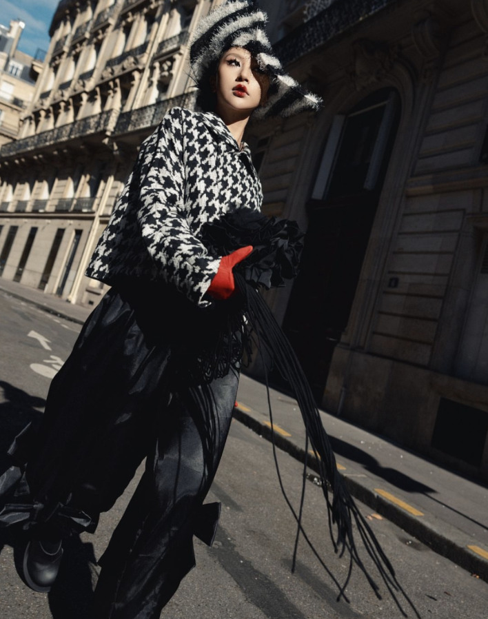 quynh anh shyn bung no tai paris fashion week 2025 voi tao hinh toc doc dao hinh 1