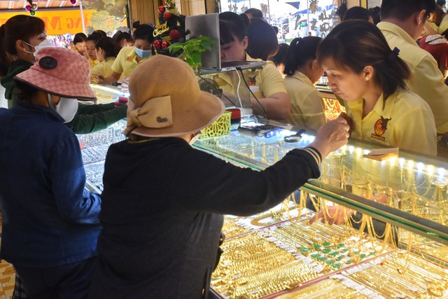 Sốc: Giá vàng miếng SJC tăng vọt lên 85 triệu đồng/lượng- Ảnh 1. Sốc: Giá vàng miếng SJC tăng vọt lên 85 triệu đồng/lượng- Ảnh 1.