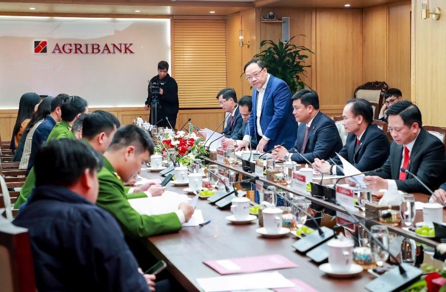 le ky ket trien khai dich vu xac thuc dien tu qua vneid tren ung dung agribank plus giua agribank va trung tam rar  bo cong an hinh 3