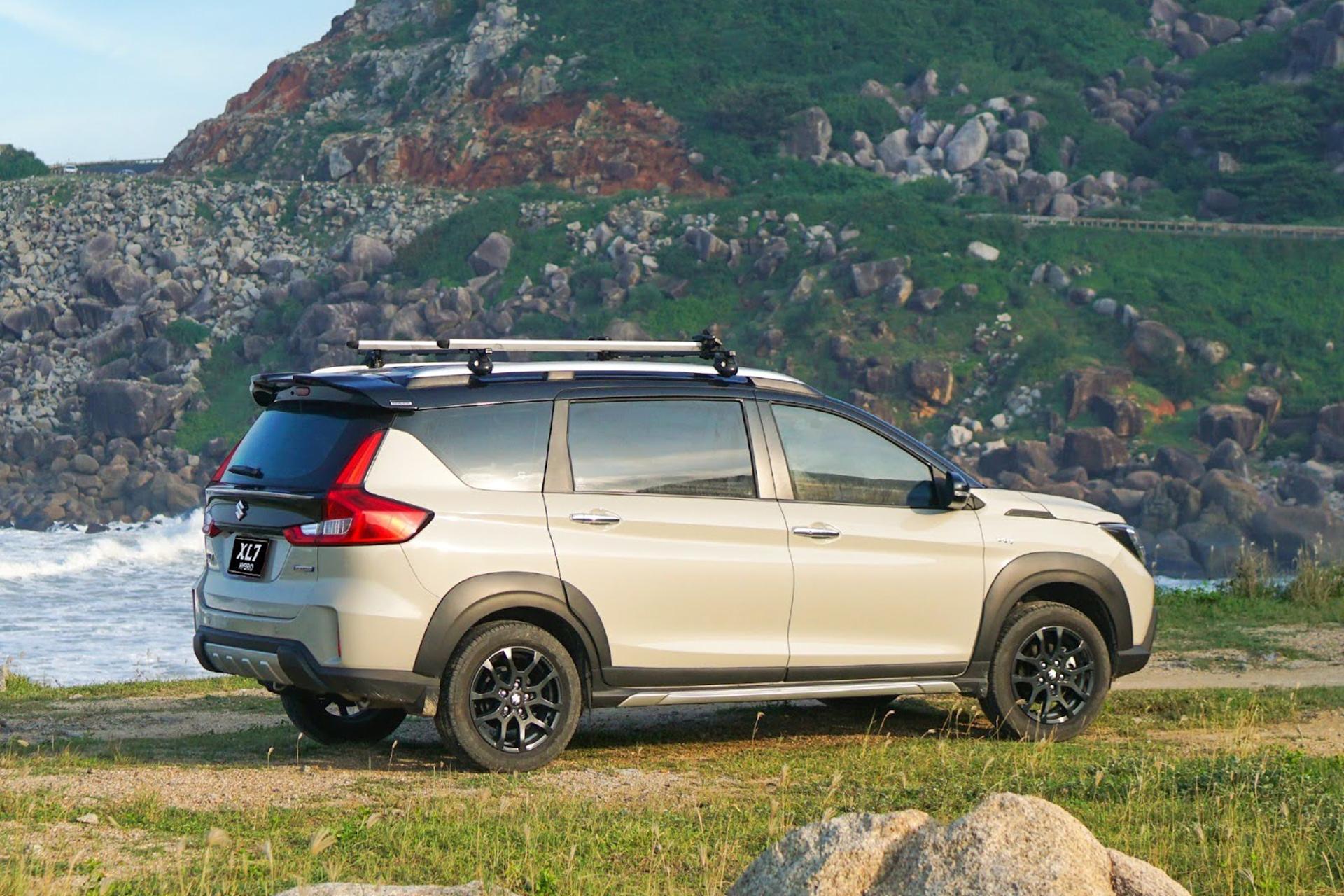 phia sau cu but toc cua hien tuong suzuki xl7 hybrid hinh 5