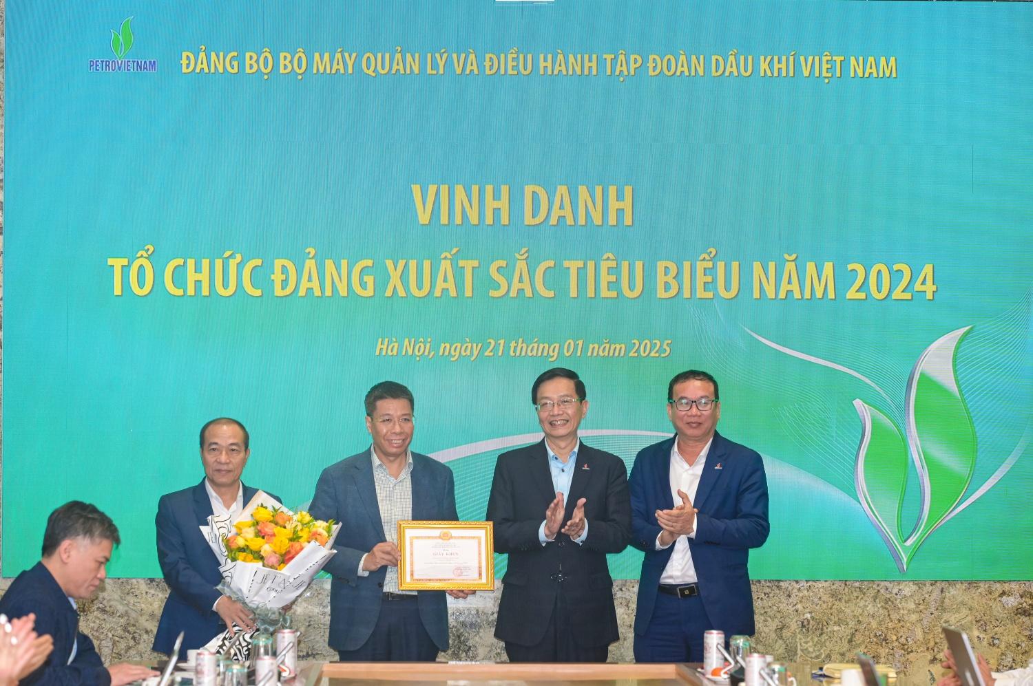 Đảng ủy Bộ máy quản lý và điều hành Tập đoàn hoàn thành xuất sắc công tác năm 2024