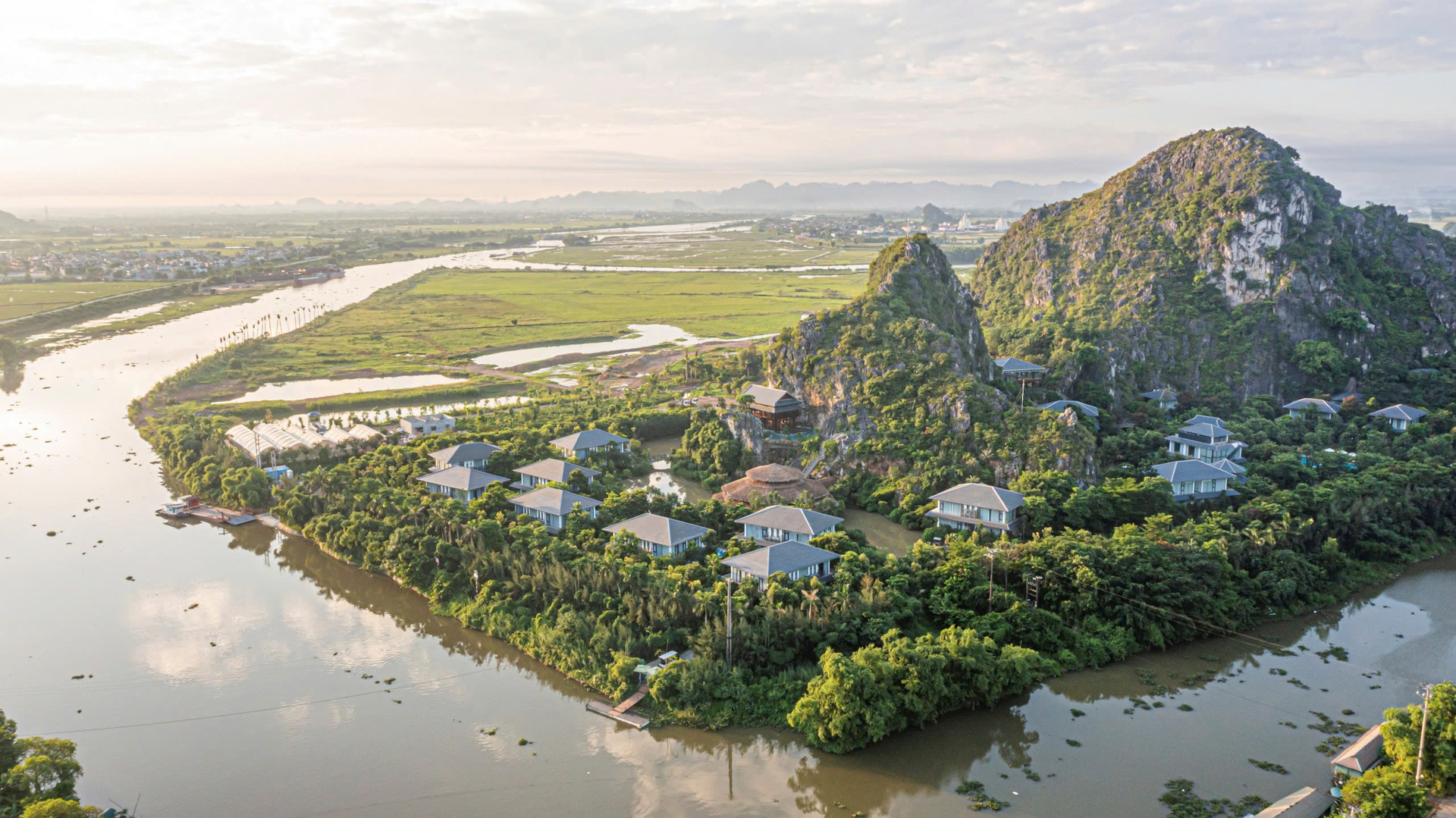 du lich ninh binh dam minh thu gian trong dong suoi khoang nong kenh ga hinh 2