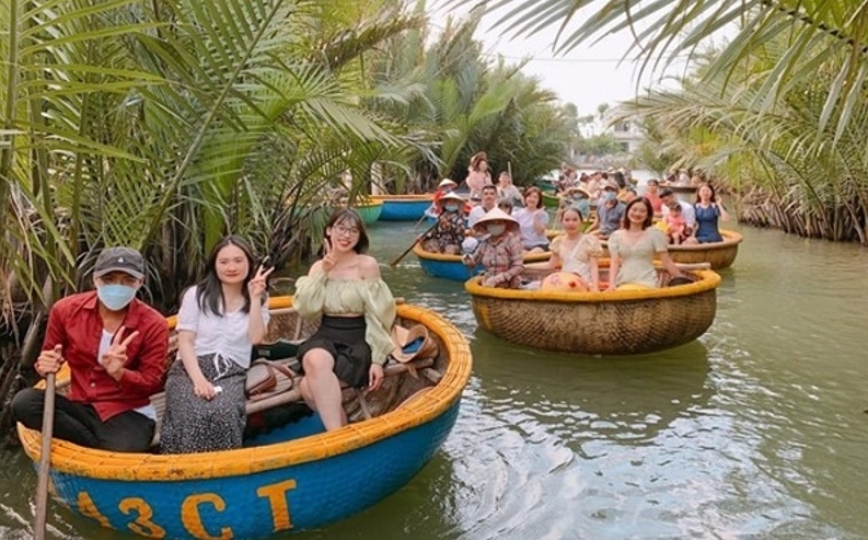 hoi an to chuc 17 tuyen du lich trai nghiem rung dua bay mau hinh 1