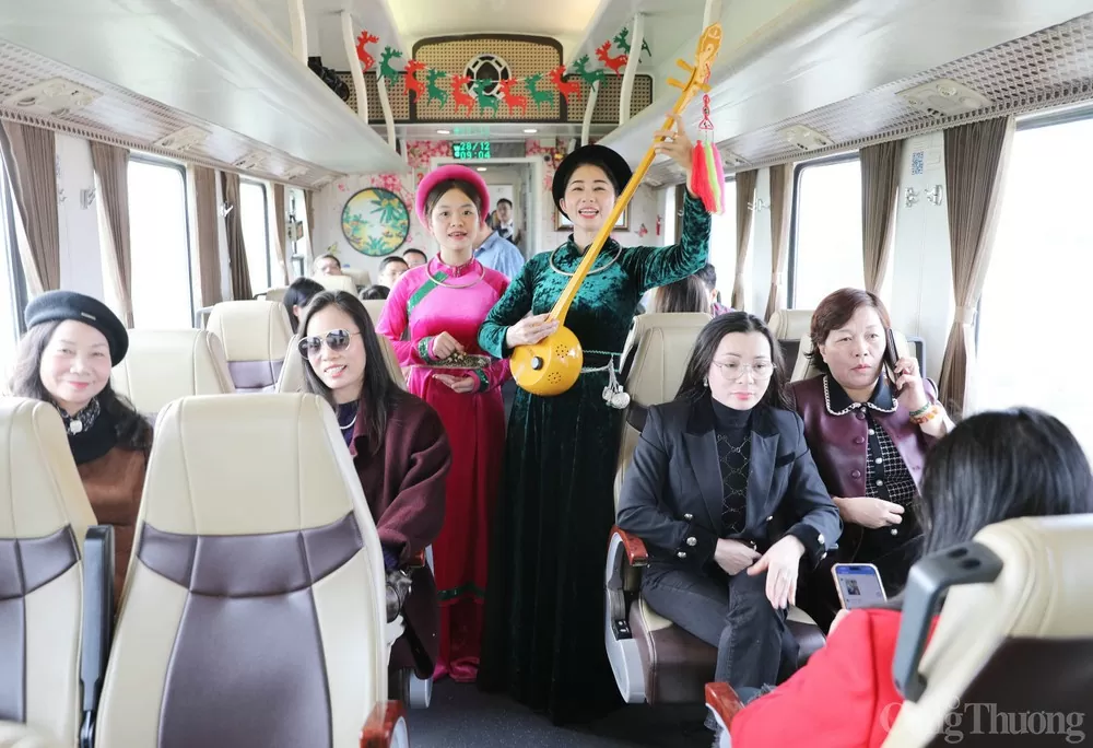 Tuyến tàu kết nối Hà Nội – Thái Nguyên góp phần đẩy mạnh phát triển du lịch và văn hóa trà. Tuyến tàu kết nối Hà Nội – Thái Nguyên góp phần đẩy mạnh phát triển du lịch và văn hóa trà.