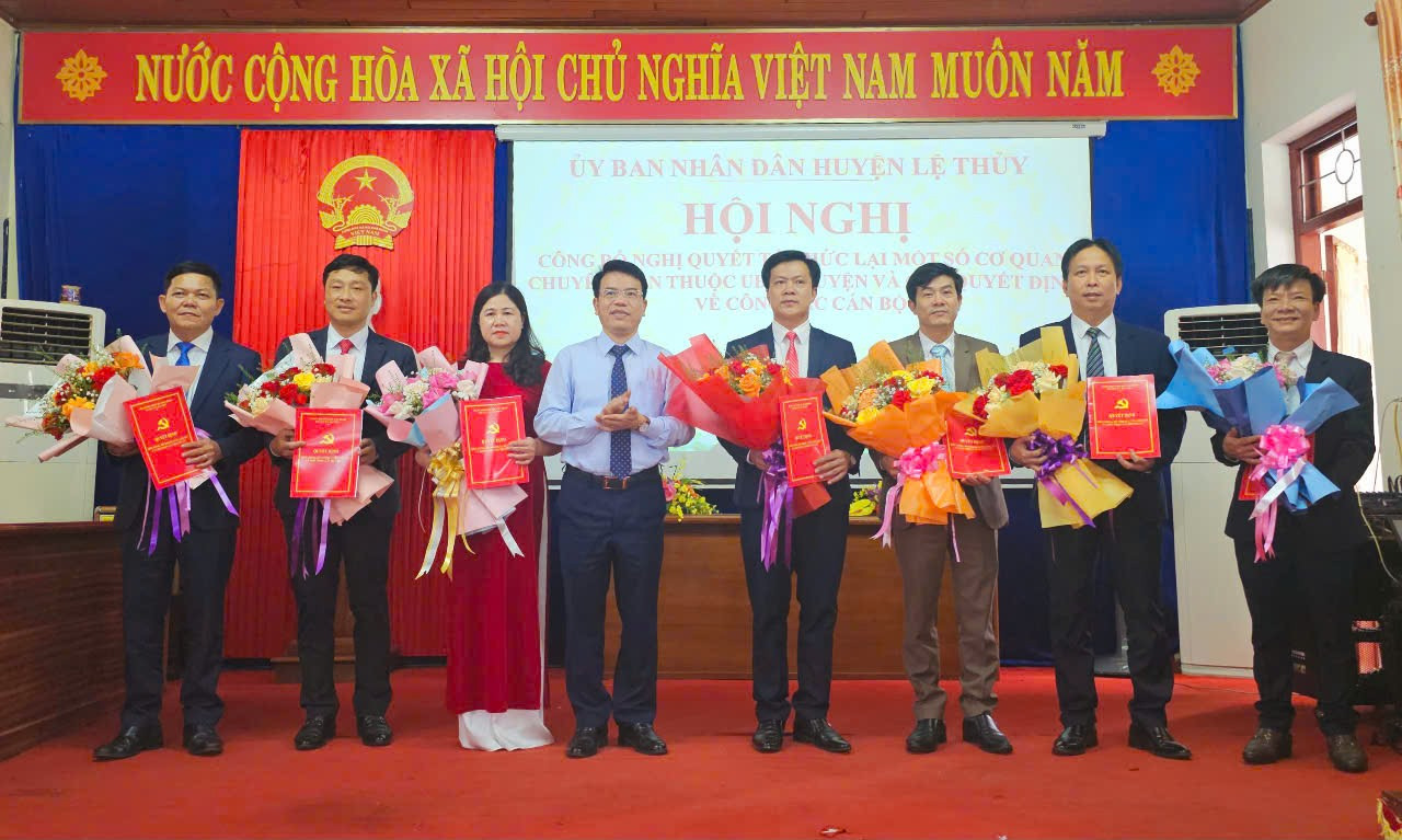 huyen le thuy quang binh buoc tien manh me trong phat trien kinh te  xa hoi hinh 5