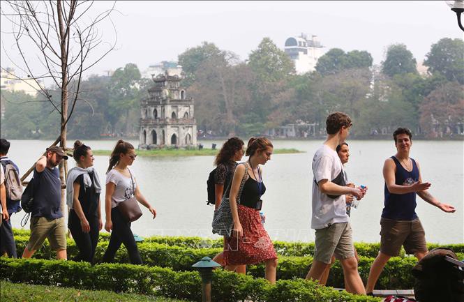 viet nam don gan 4 trieu khach quoc te trong 2 thang dau nam 2025 hinh 1