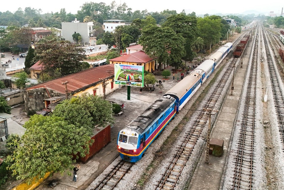 ket noi du lich tren tuyen duong sat ha noi  thai nguyen hinh 1