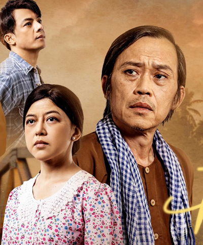 NSƯT Hoài Linh và 2 nghệ sĩ Võ Ngọc Tân, Hồng Trang trong vở “Bến đợi đời người” Ảnh: VŨ DUY LUÂN