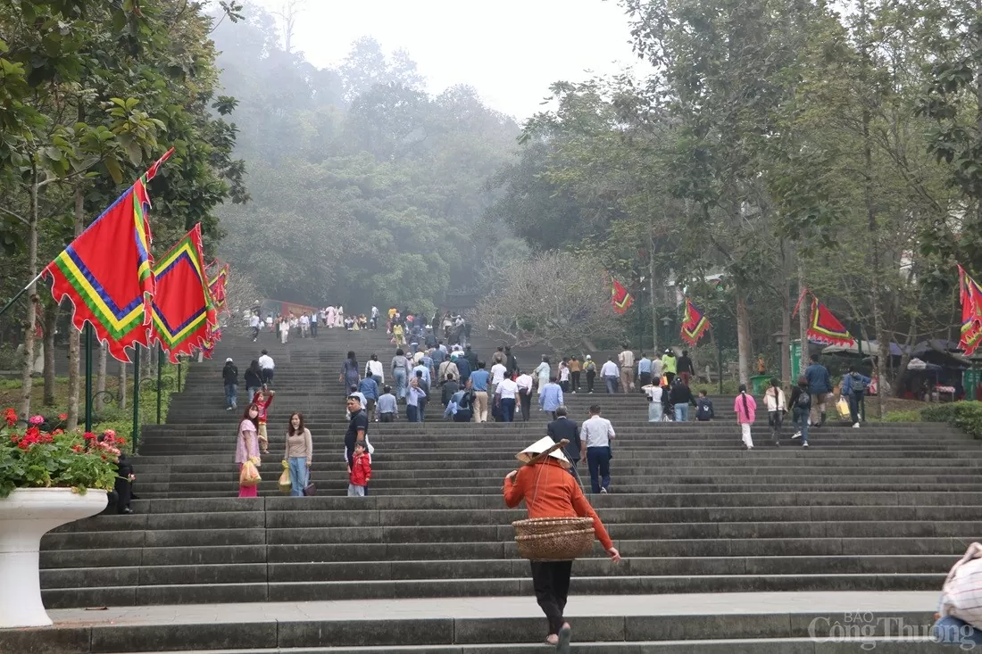 Đền Hùng thay đổi thế nào trước ngày Giỗ tổ Hùng Vương? Cảnh quan Đền Hùng trước ngày Giỗ Tổ Hùng Vương