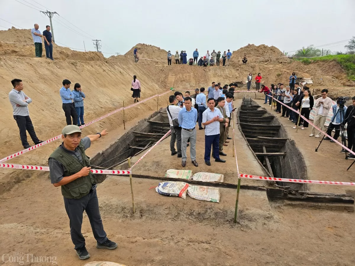 Thuyền cổ ở Bắc Ninh: Hai thuyền hay một? Thuyền cổ ở Bắc Ninh: Hai thuyền hay một?