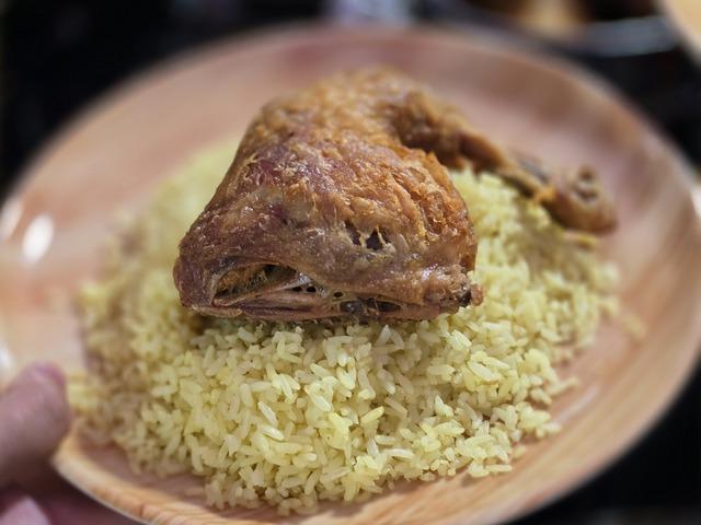 Tiệm cơm gà xối mỡ nóng hổi đông khách ở TP HCM- Ảnh 12.