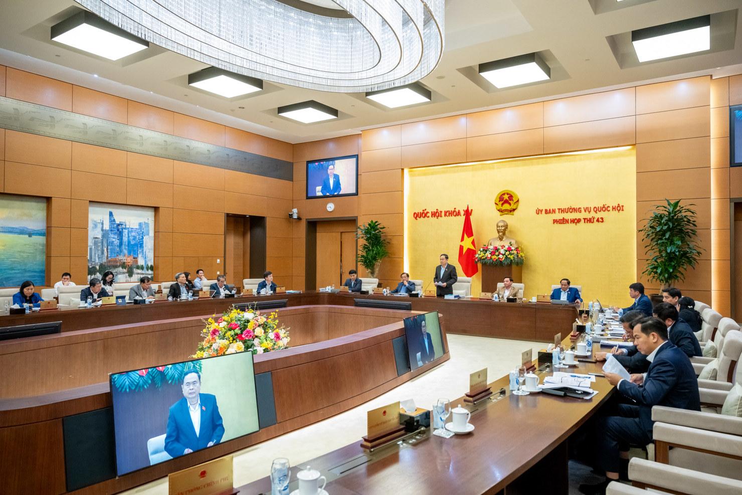 Ủy ban Thường vụ Quốc hội điều chỉnh Chương trình xây dựng luật, pháp lệnh (Chương trình lập pháp) năm 2025. Ảnh: internet