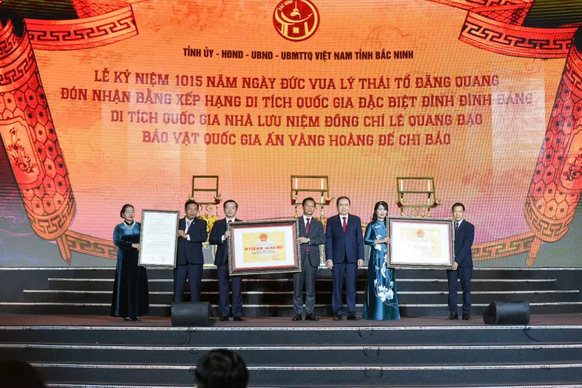 Đền Đô (Bắc Ninh) đón nhận Di tích đặc biệt Đền Đô (Bắc Ninh) đón nhận Di tích đặc biệt