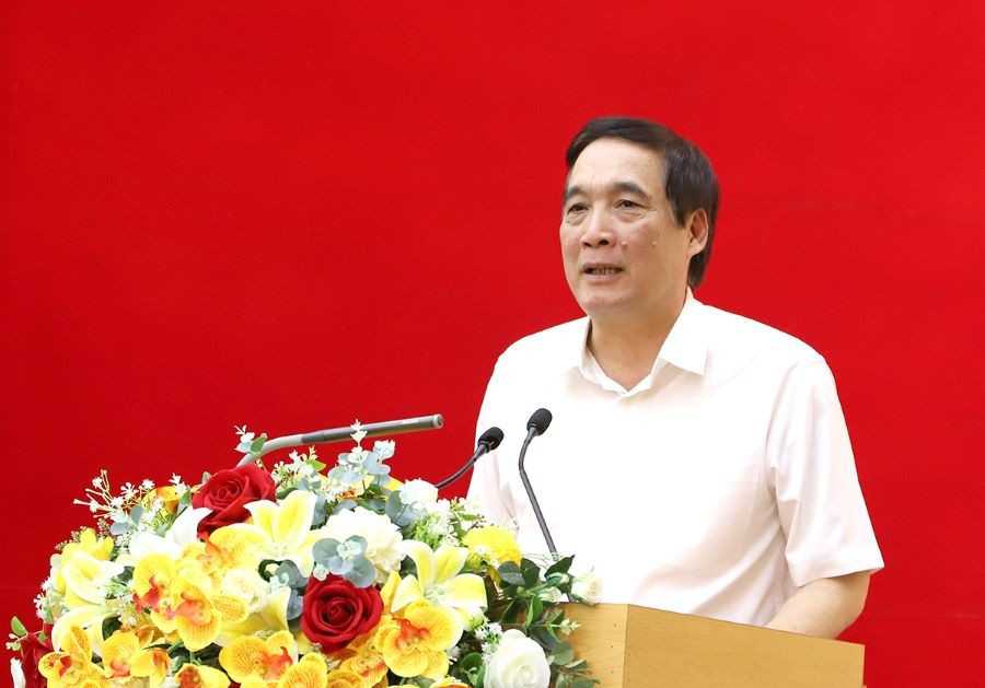 Ông Bùi Minh Châu - Bí thư Tỉnh ủy Phú Thọ phát biểu tại hội nghị. 111d1141043t3245l4-144d1131611t7812l3-i.jpg