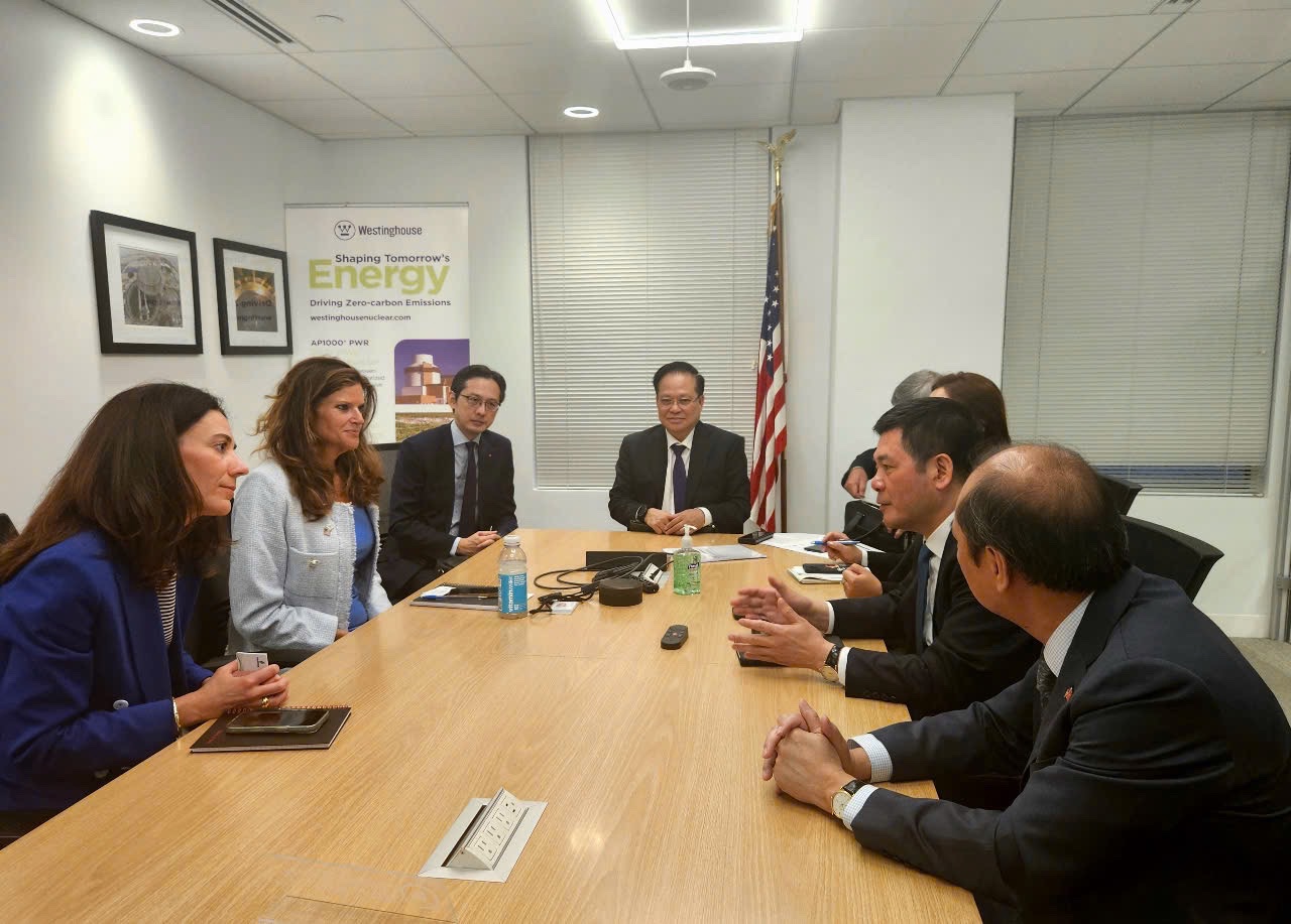 Tại buổi làm việc với Tập đoàn Westinghouse, Bộ trưởng Bộ Công Thương Nguyễn Hồng Diên khẳng định hợp tác phát triển năng lượng cũng sẽ là động lực quan trọng góp phần cân bằng cán cân thương mại song phương.