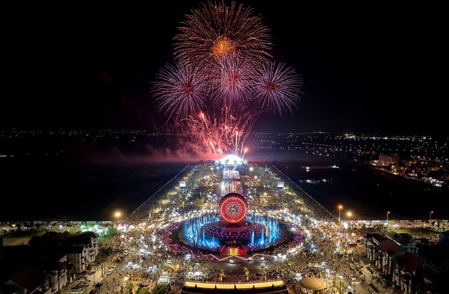 Chuỗi pháo hoa sẽ được triển khai tại Quảng trường Công viên Lễ hội (KĐT Sun Urban City)