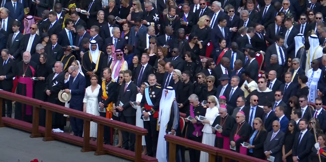 Lễ nhậm chức của Giáo hoàng Leo XIV bắt đầu - Ảnh 4. Lễ nhậm chức của Giáo hoàng Leo XIV bắt đầu - Ảnh 4.