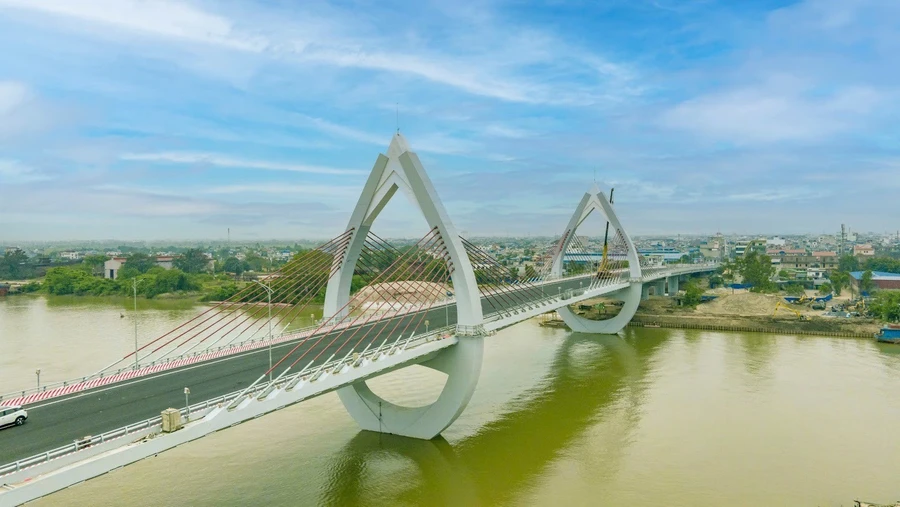 Cầu Thiên Trường được đưa vào sử dụng sáng 19/5.