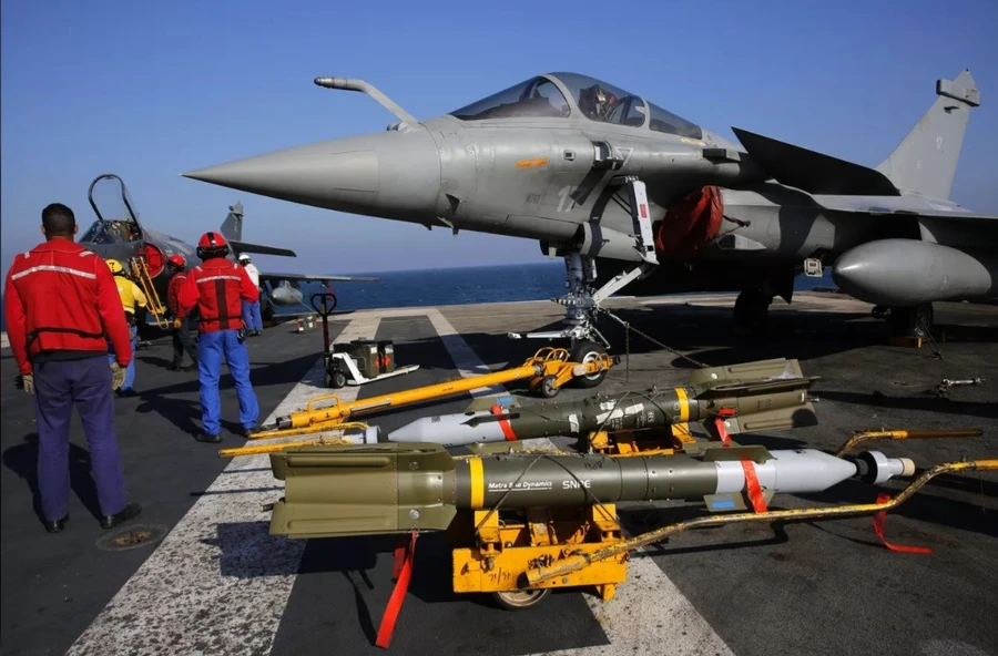Chiến đấu cơ Rafale có khả năng mang vũ khí hạt nhân của Pháp.