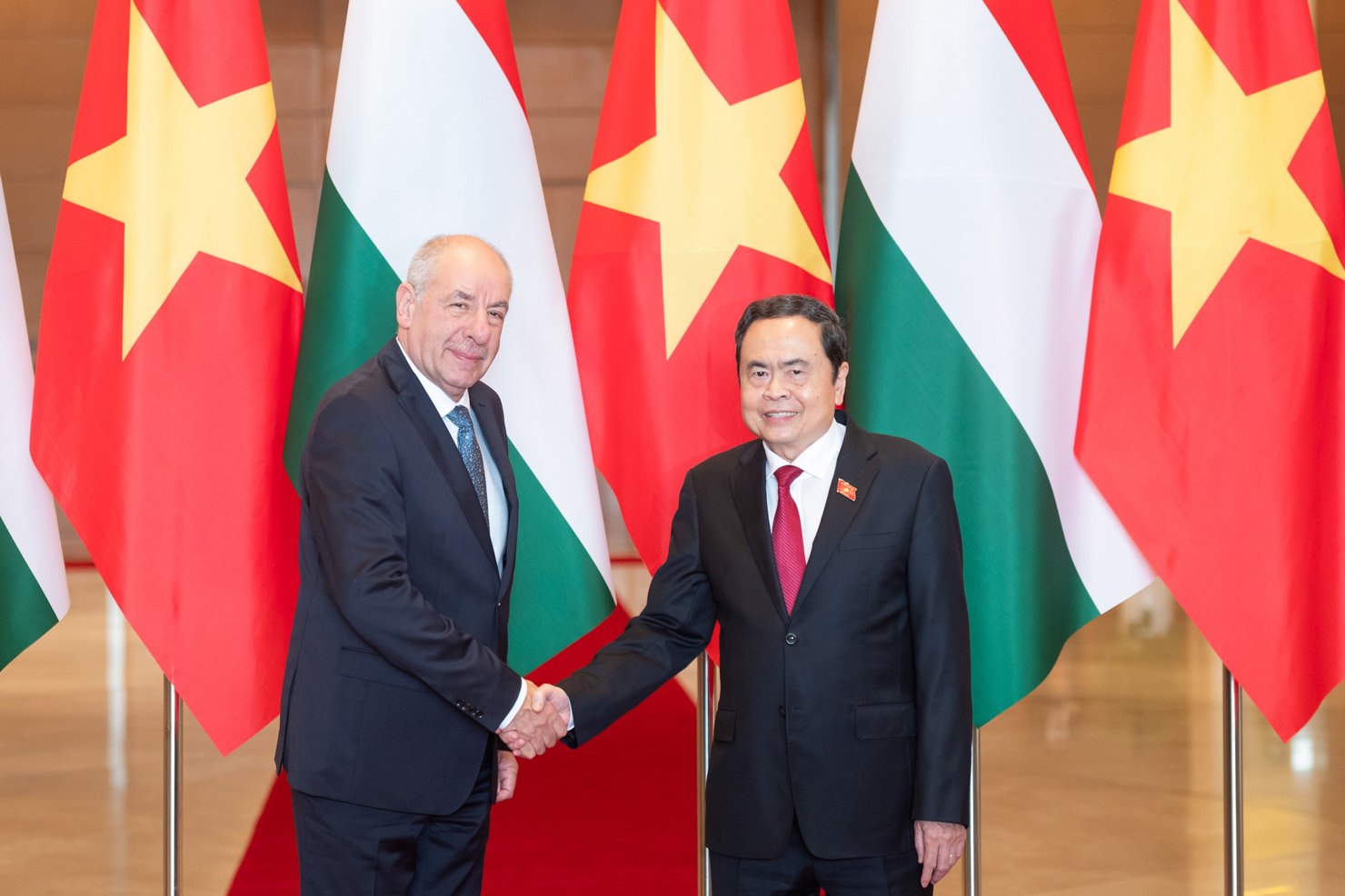 Chủ tịch Quốc hội Trần Thanh Mẫn và Tổng thống Hungary Sulyok Tamas. Ảnh: Phạm Thắng