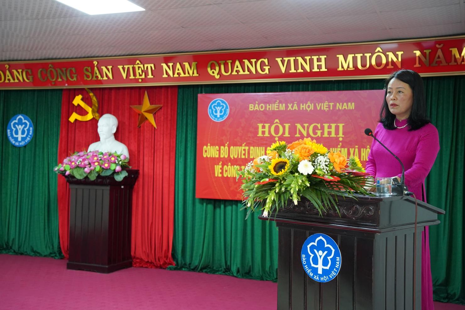 Bà Bùi Thị Lan Hương - Giám đốc BHXH Khu vực XIV phát biểu tại hội nghị.