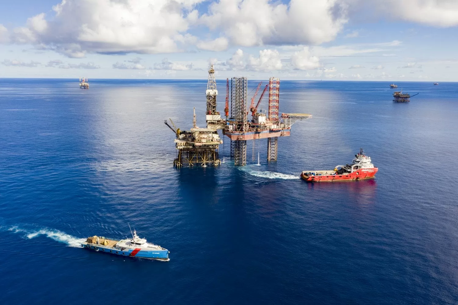 Từ tháp đôi Petronas Malaysia