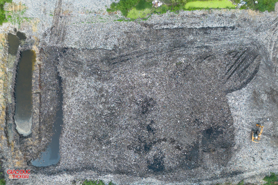 Hàng trăm nghìn tấn rác thải gây ô nhiễm môi trường nhiều năm qua. racdongvinh34.jpg