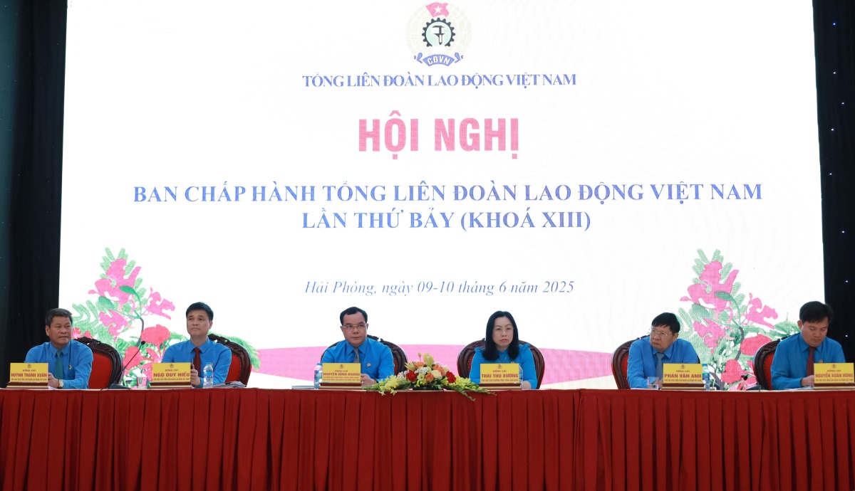 Hội nghị Ban Chấp hành Tổng Liên đoàn Lao động Việt Nam lần thứ 7 khóa 13. Ảnh: Mai Hương
